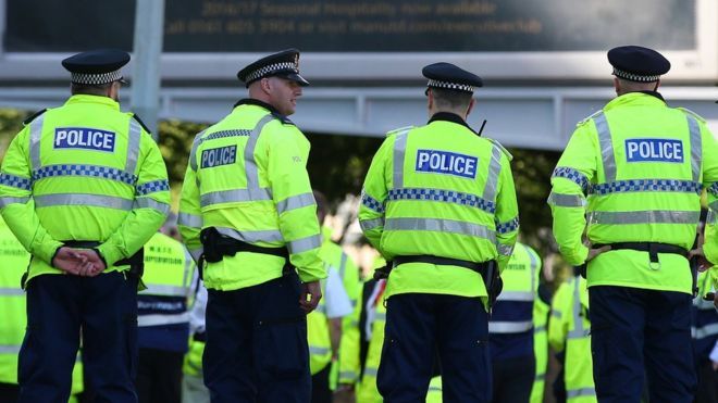 Jak NIE&nbsp;przesyłać tajnych danych, czyli brytyjska policja znów gubi kluczowe dowody
