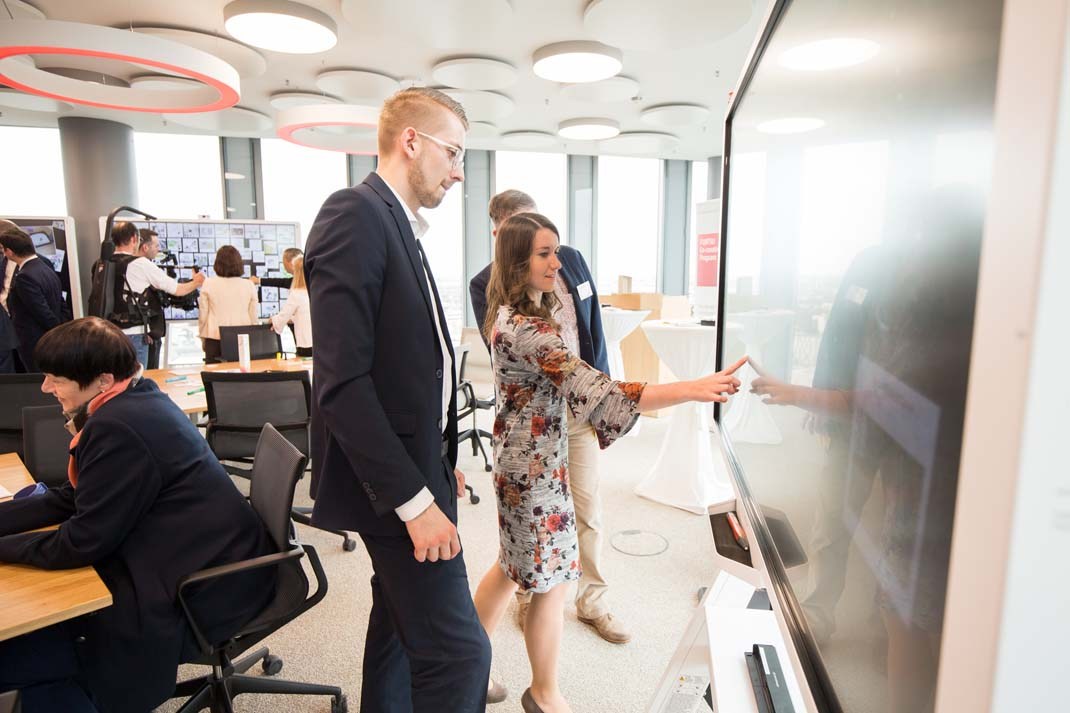 Fujitsu otwiera ośrodki Digital Transformation Centre