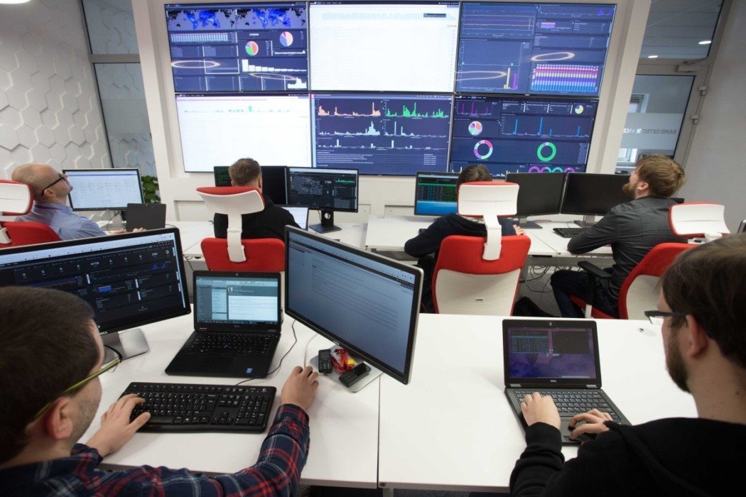 Sztuczna inteligencja i&nbsp;eksperci z&nbsp;Poznania pomogą zwalczać cyberataki