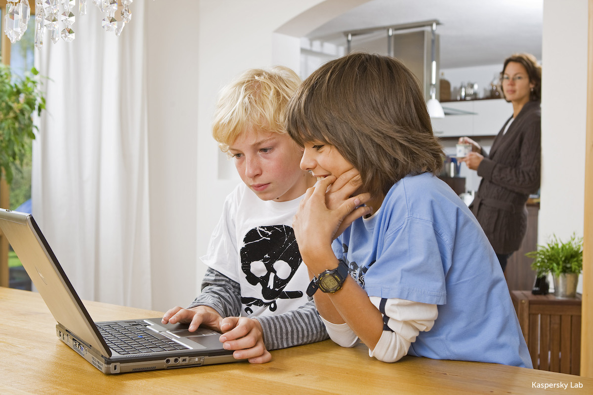 Edukacja to&nbsp;nie&nbsp;tylko&nbsp;podręczniki, czyli o&nbsp;cyber(nie)bezpiecznej szkole