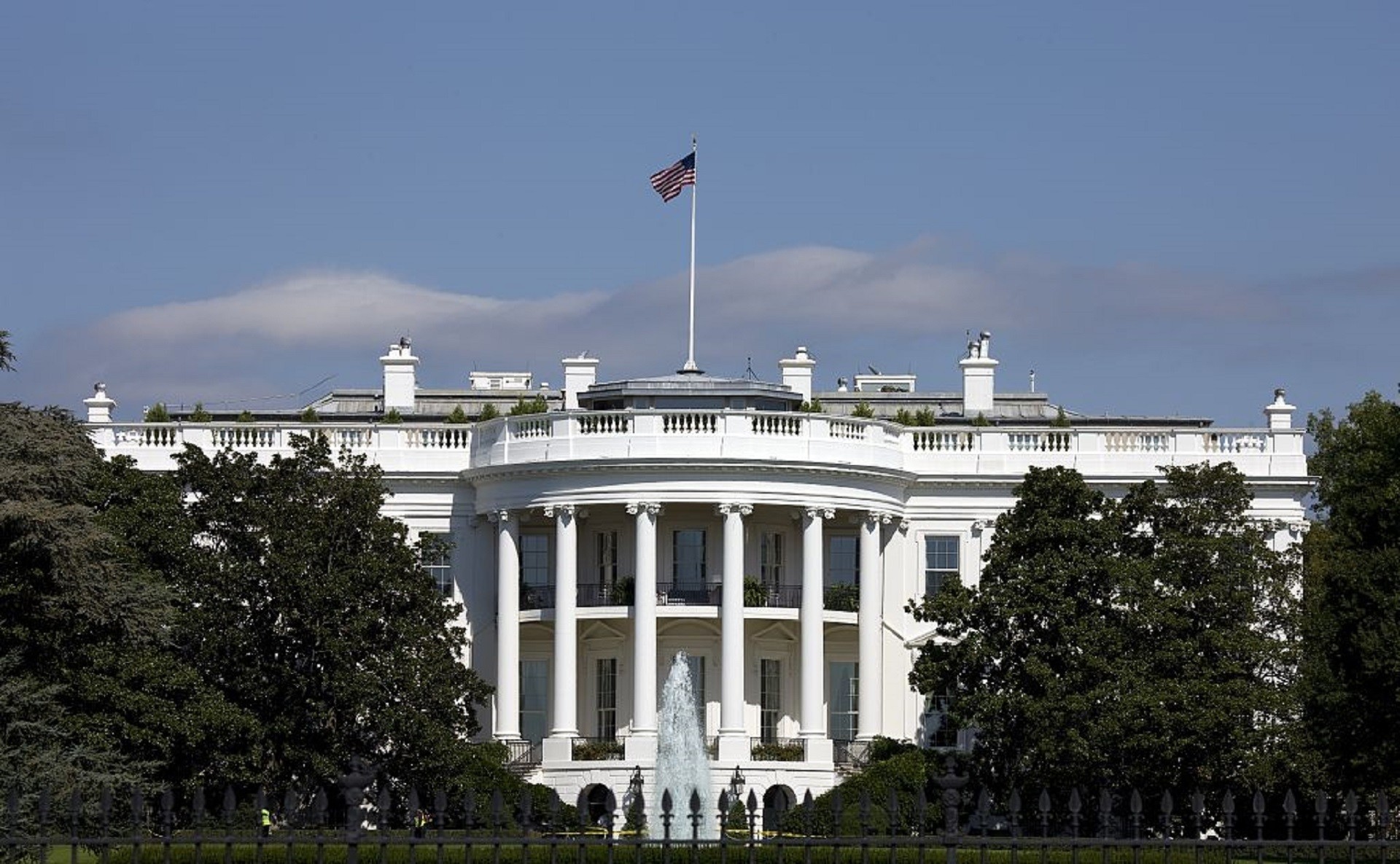 Nowa taktyka USA: NVIDIA i&nbsp;AMD zapłacą 15% prowizji od&nbsp;sprzedaży chipów do&nbsp;Chin