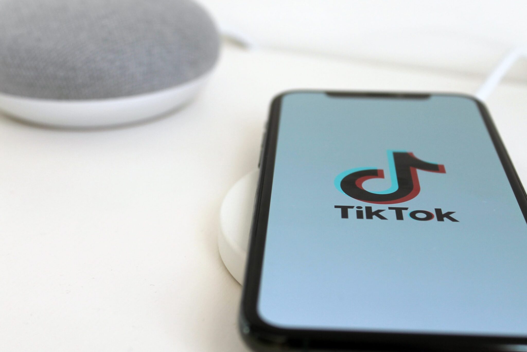 TikTok drży o&nbsp;swoja działalność w&nbsp;USA. Firma stara się powstrzymać zakaz
