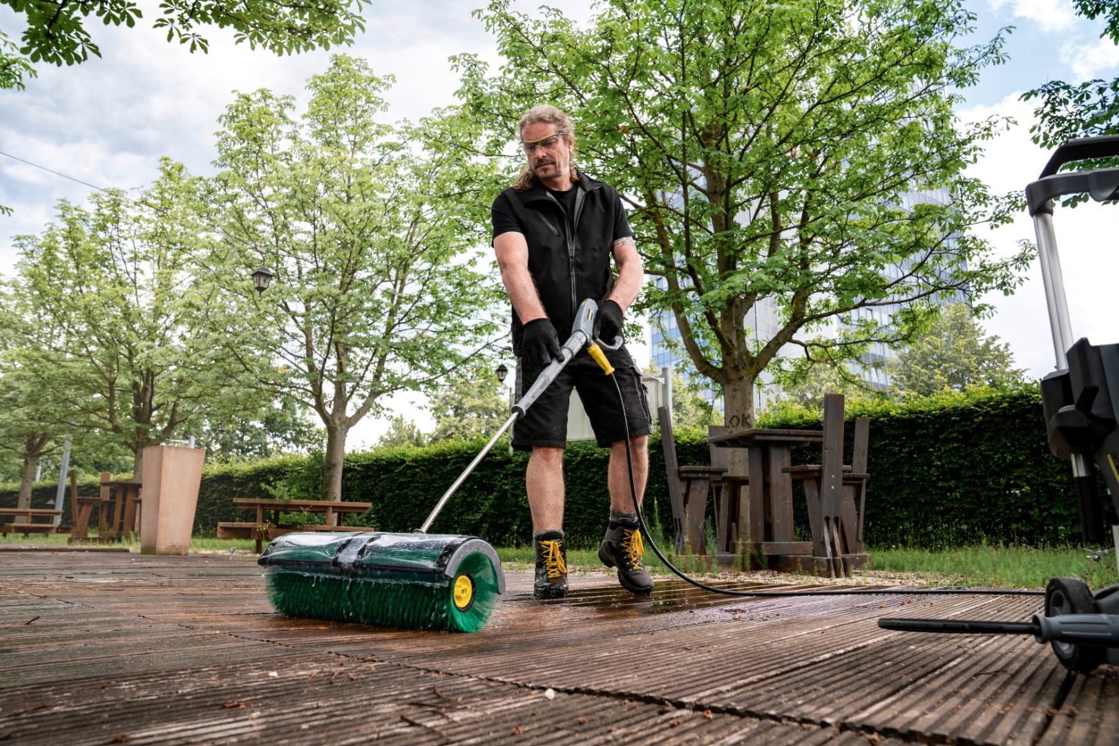 Roller brush bsc caretaker app 04 CI15 300 dpi jpg