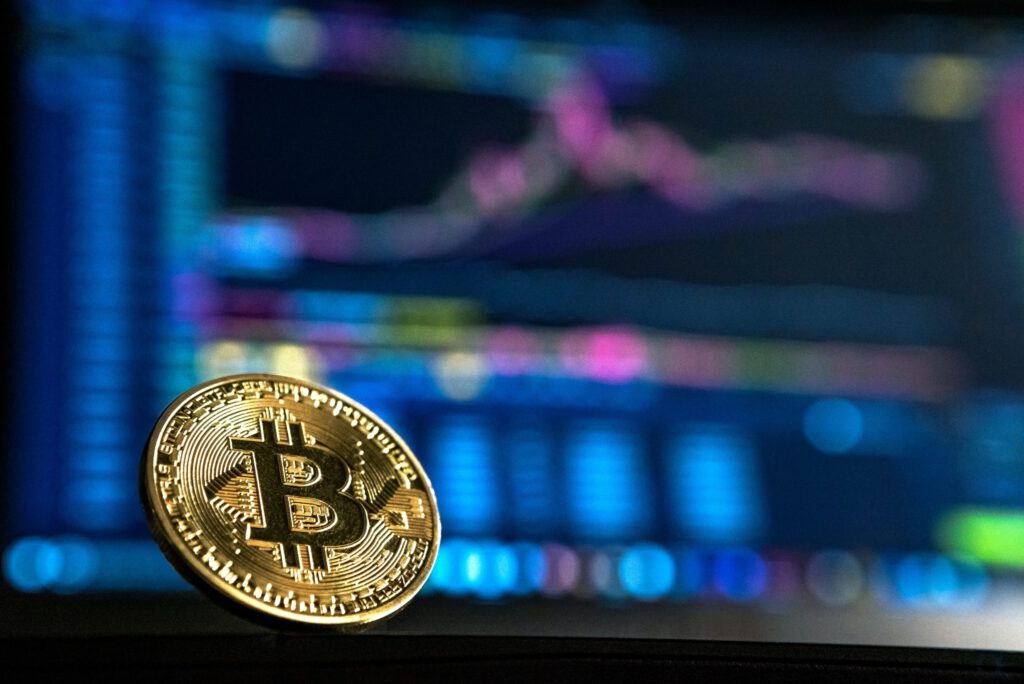 bitcoin, gates, Zuckerberg, zysk