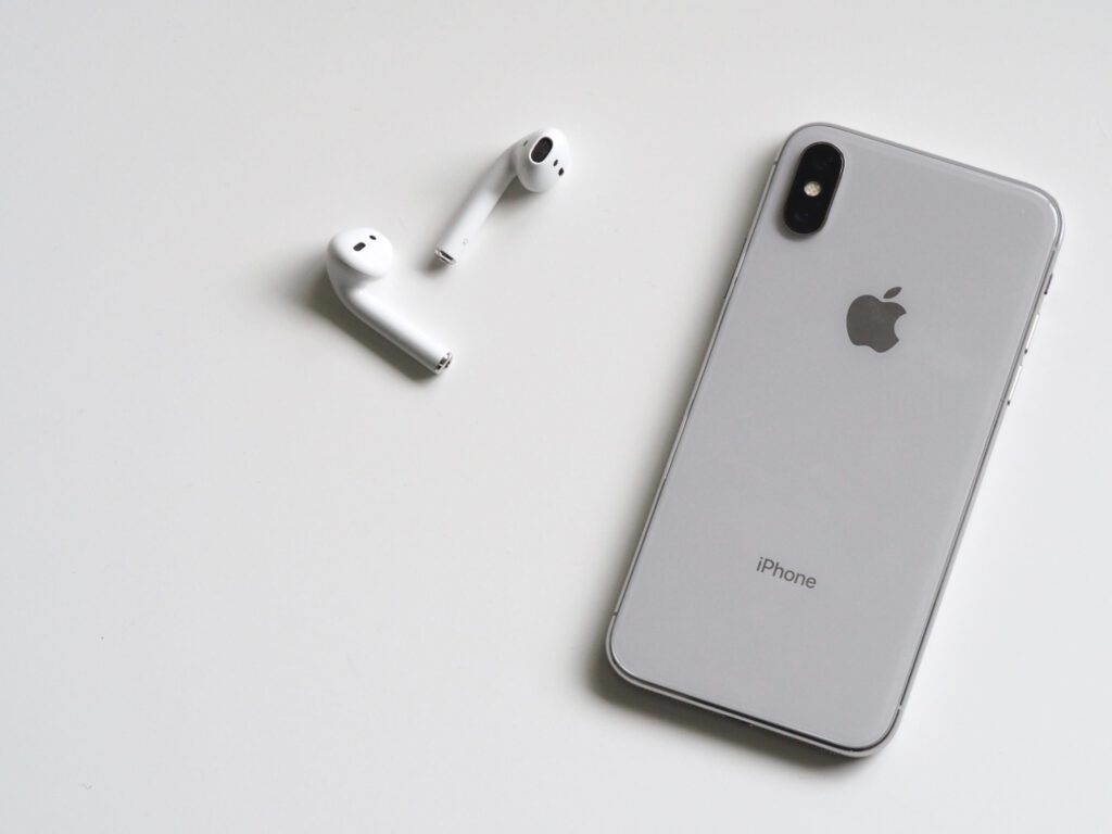 iPhone, Apple