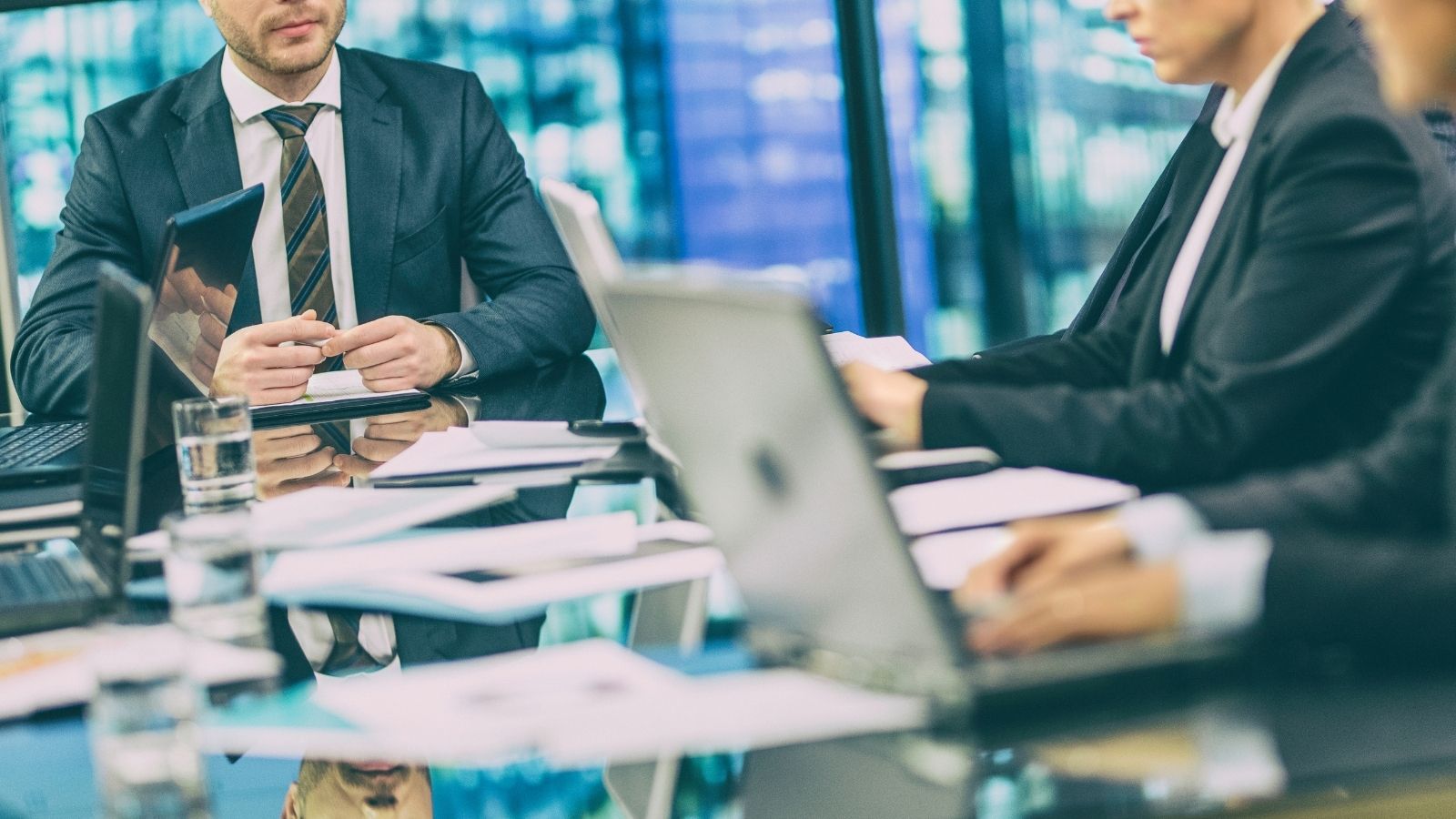 Ekonomiści ostrzegają przed&nbsp;coraz mniejszą wiarygodnością systemu finansowego w&nbsp;Polsce