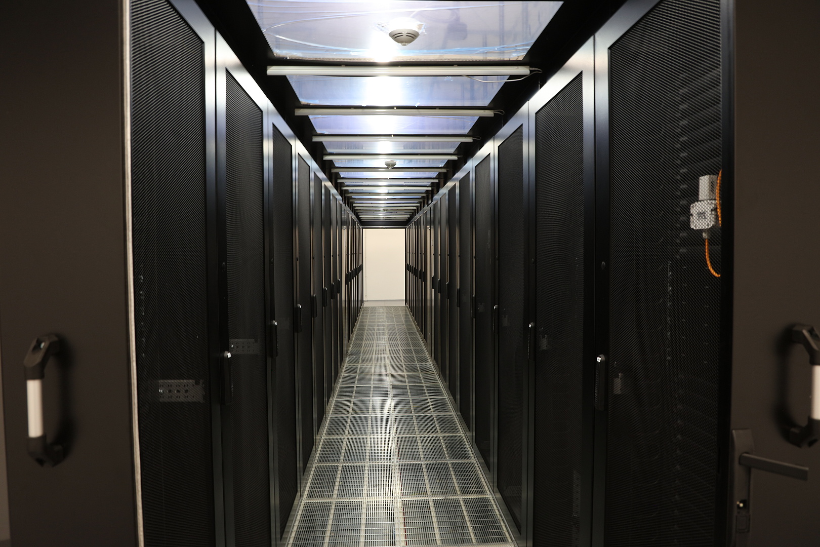 Rynek data center czeka wzrost. Niestety wzrosną też koszty
