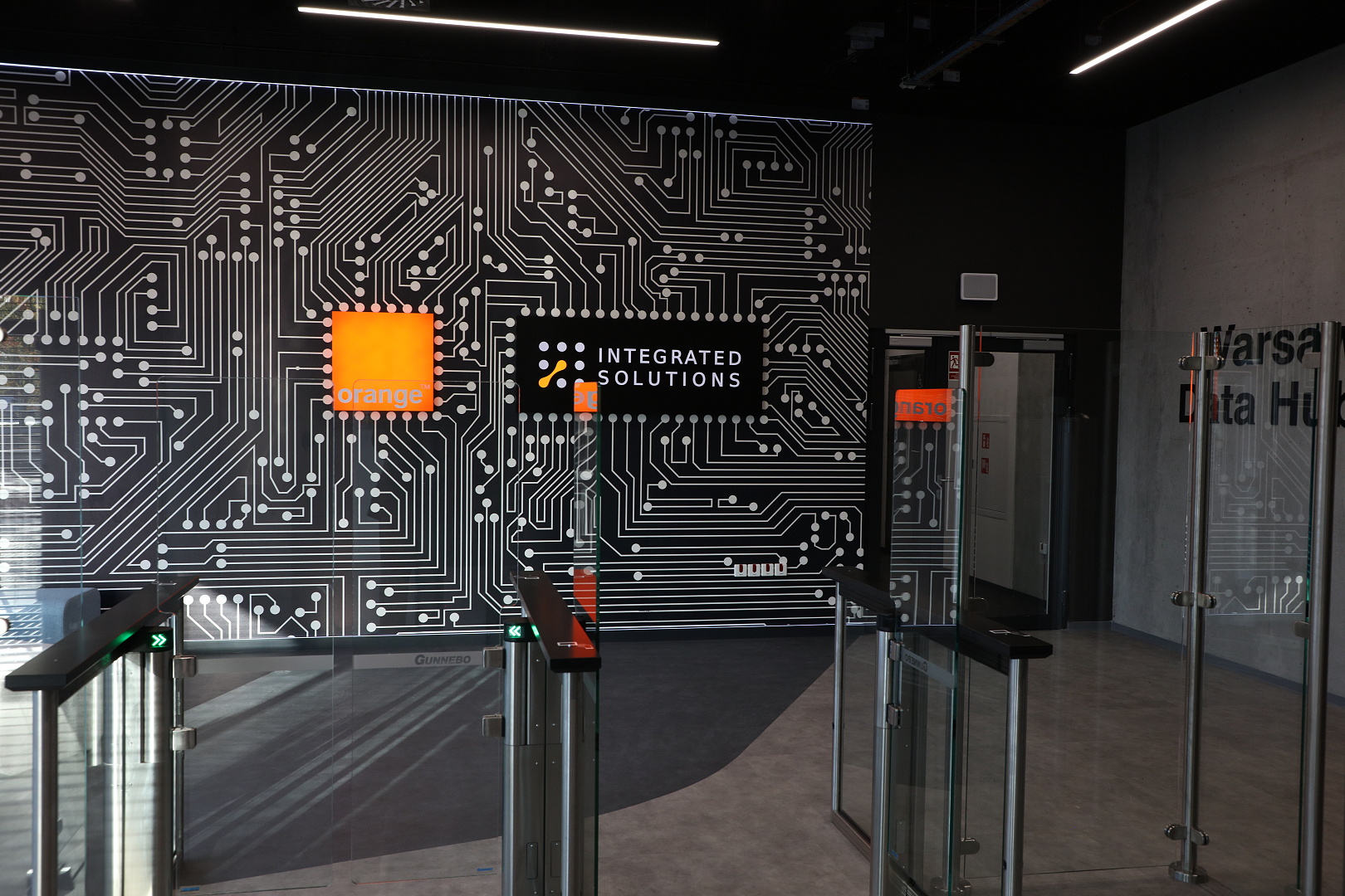 Orange, data center