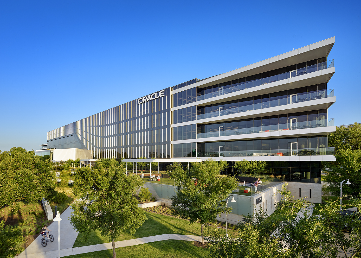 Oracle przejmuje firmę Cerner