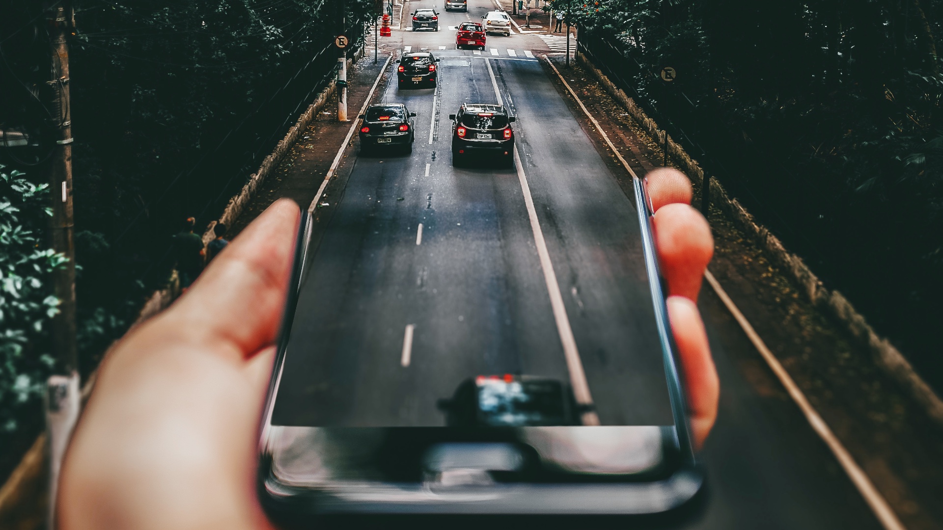 Polski transport na&nbsp;mobile’u – aplikacje mobilne coraz częściej używane w&nbsp;sektorze TSL