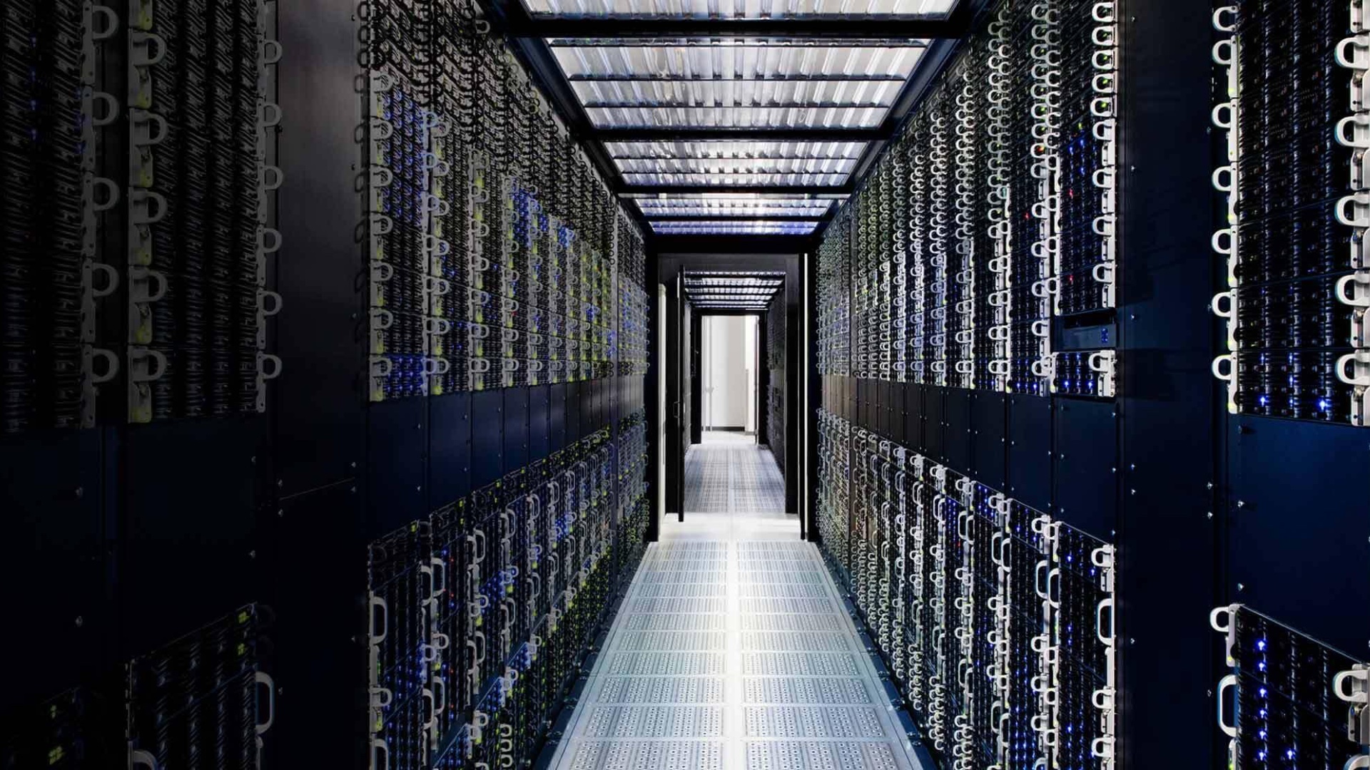IBM FlashSystem liderem w&nbsp;wyścigu o&nbsp;wydajność i&nbsp;bezpieczeństwo danych w&nbsp;systemach pamięci masowych