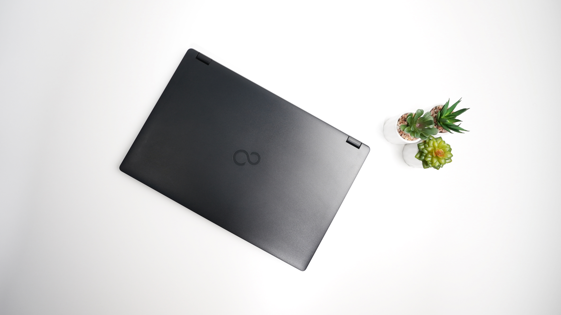 Fujitsu Lifebook E5511 – nie&nbsp;oceniaj książki po&nbsp;okładce