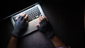 cyberprzestępca