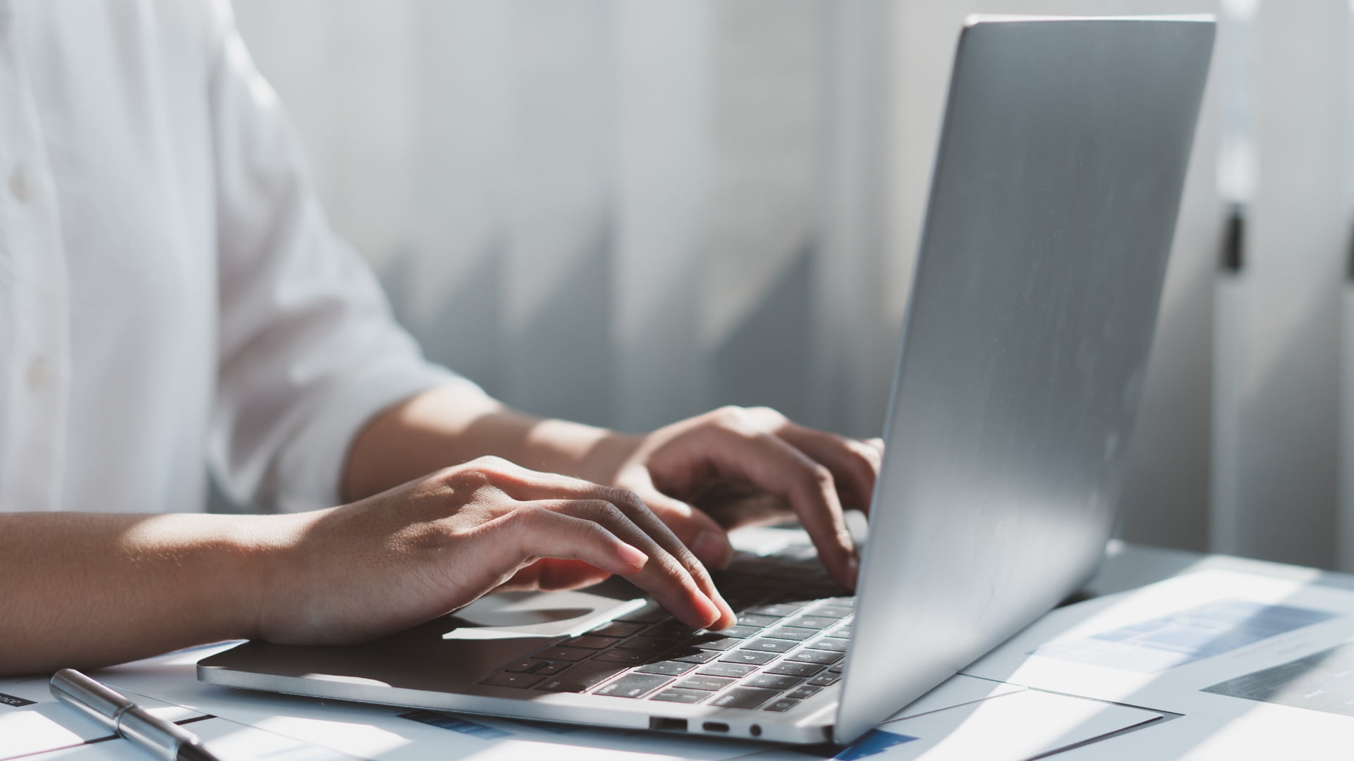 Czy&nbsp;to&nbsp;już najniższy dołek na&nbsp;rynku PC? Gartner przewiduje, że&nbsp;koniunktura „w&nbsp;końcu” się odwróci