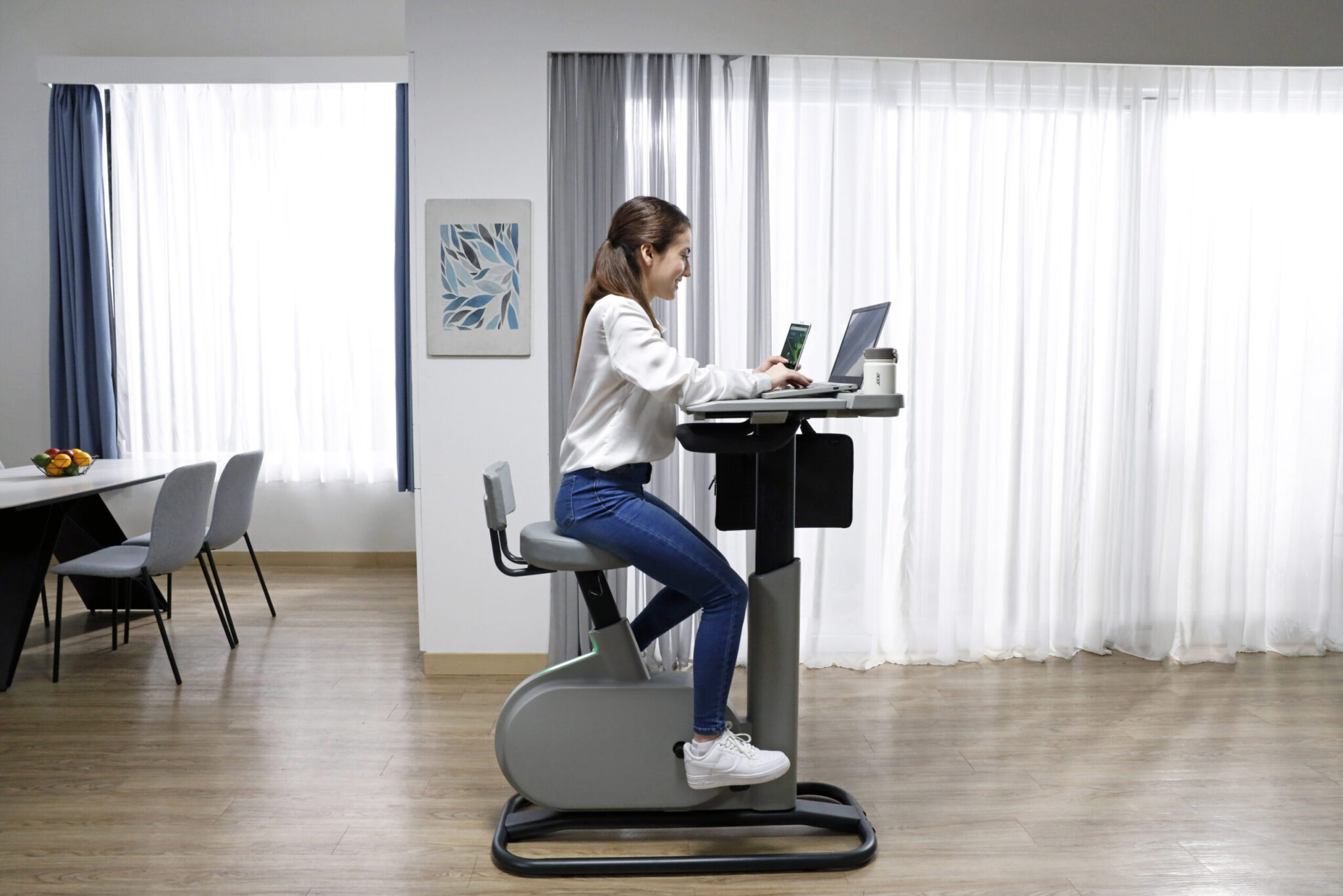 Acer wprowadza do&nbsp;swojej oferty… biurko rowerowe eKinekt