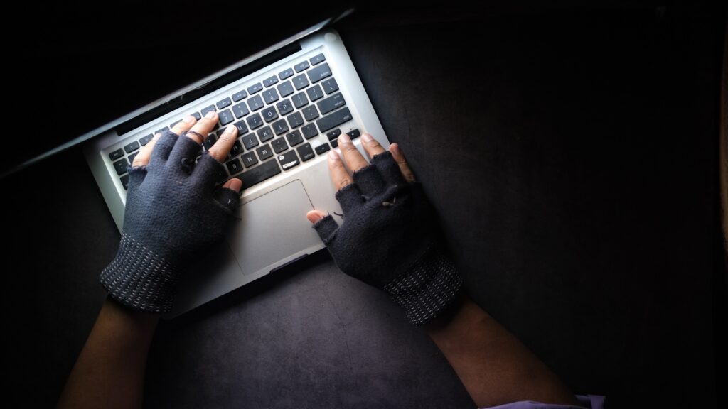 cyberprzestępca