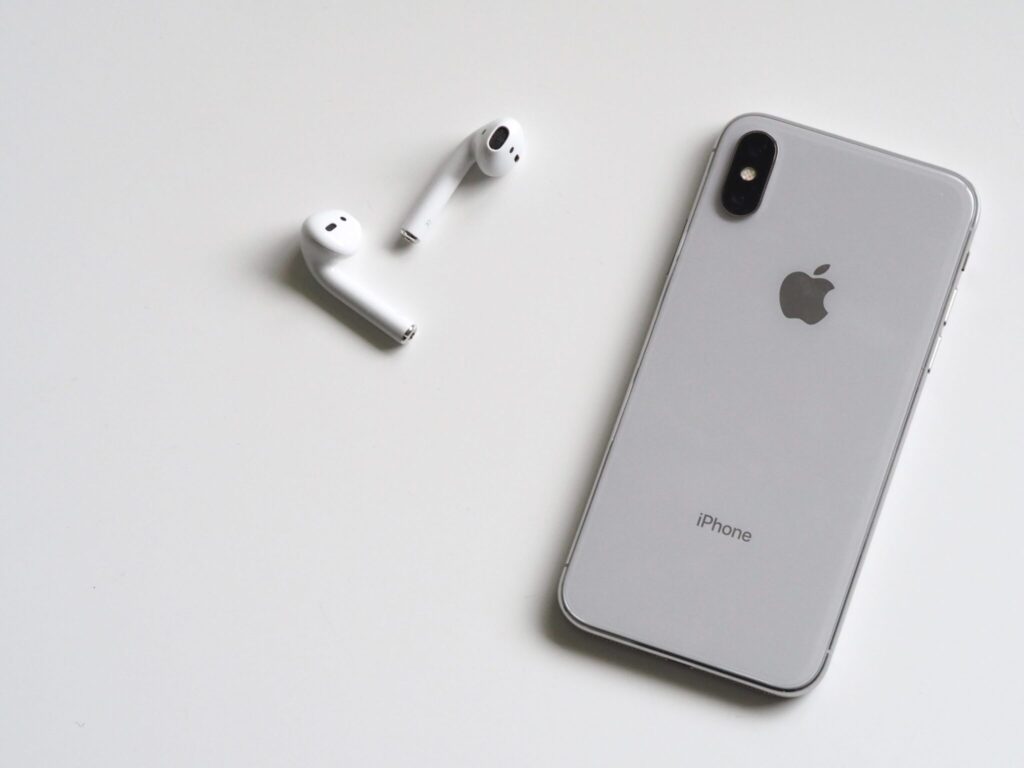 iPhone, Apple