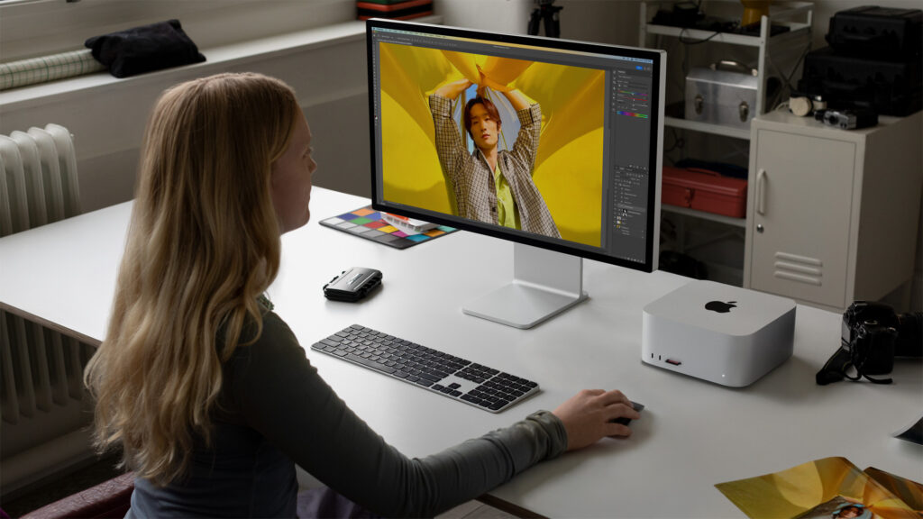 Apple WWDC23 Mac Studio M2 Max M2 Ultra lifestyle 01 230605