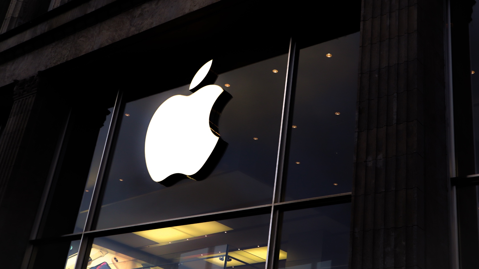 Apple usuwa WhatsApp i&nbsp;Threads z&nbsp;App Store w&nbsp;Chinach