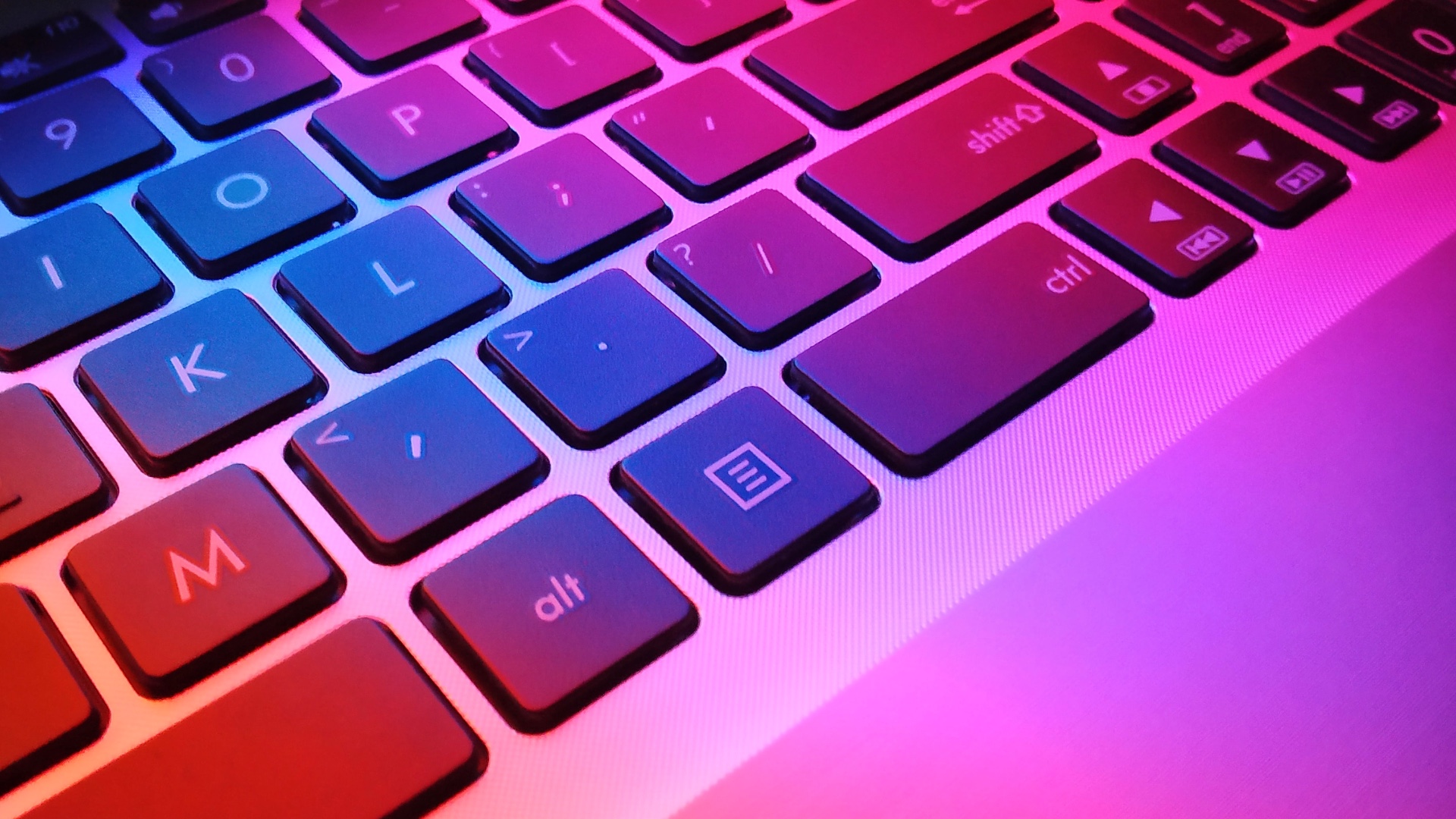 Z&nbsp;niszy na&nbsp;szczyt – giganci technologiczni biorą się za&nbsp;low code.  Jakich korzyści oczekują?