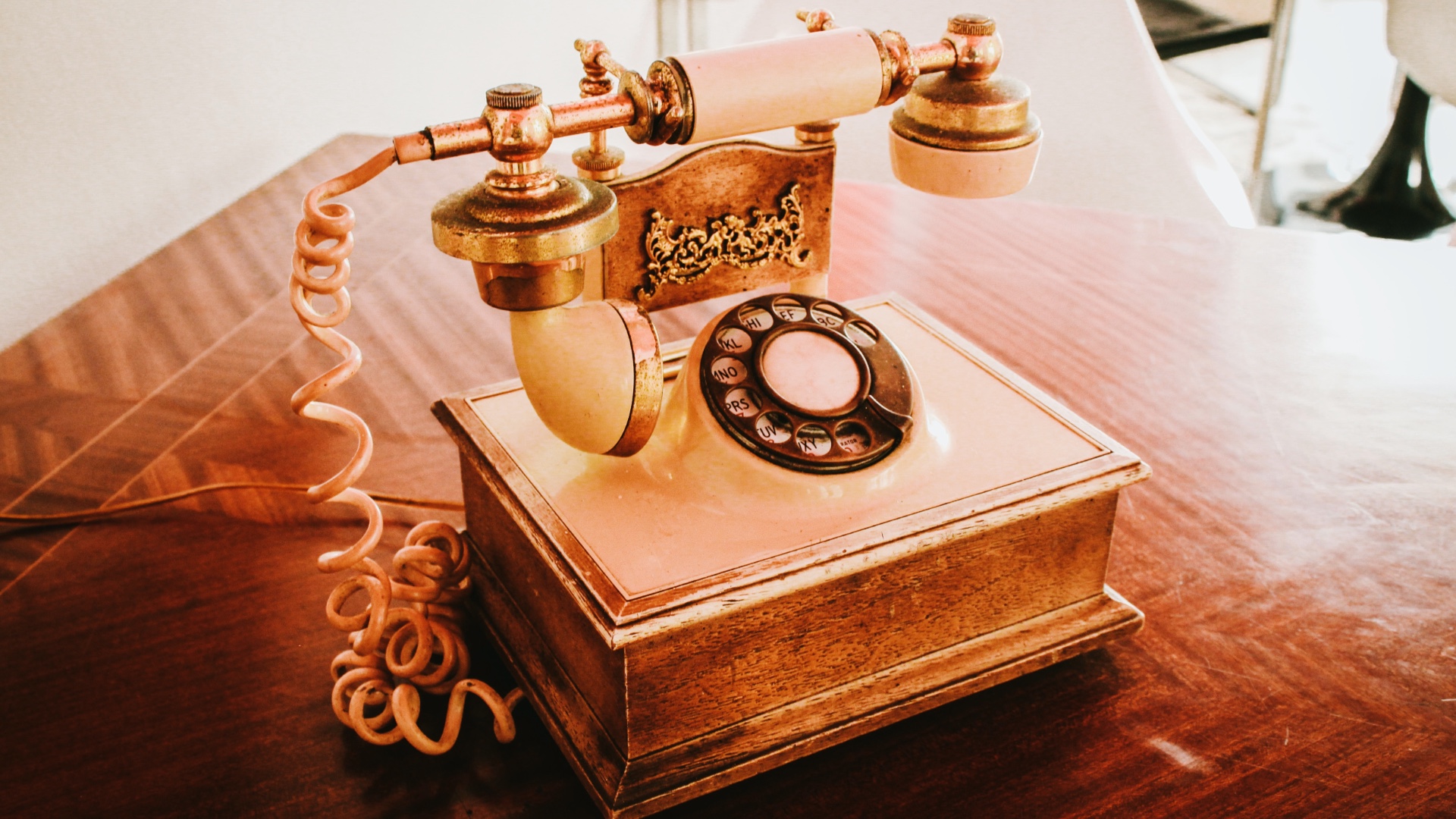 Tarcza czy&nbsp;telefonistka? Łódź już 100 lat temu wybrała przyszłość. A&nbsp;później cofnęliśmy się…