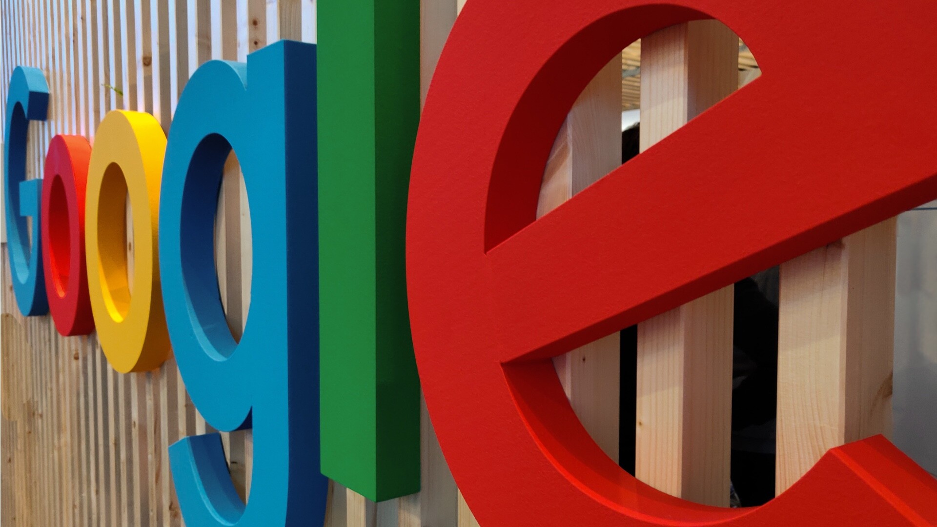 Reklamy i&nbsp;AI ratują wyniki Alphabetu, właściela Google. Ale&nbsp;wyzwań nie&nbsp;brakuje
