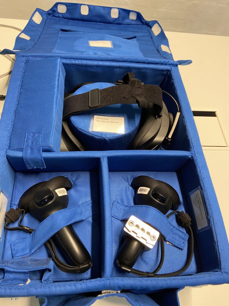 VIVE Focus 3 transit Image copyright Danis.width 800