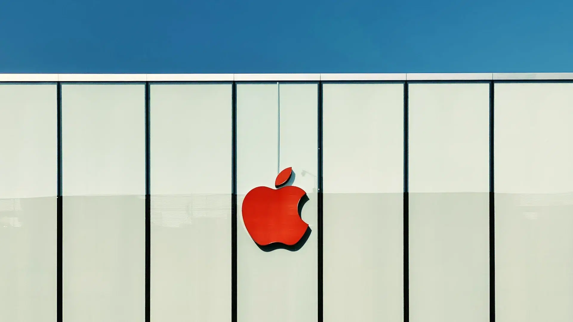Monopol na&nbsp;prywatność? UOKiK kwestionuje rynkową grę Apple