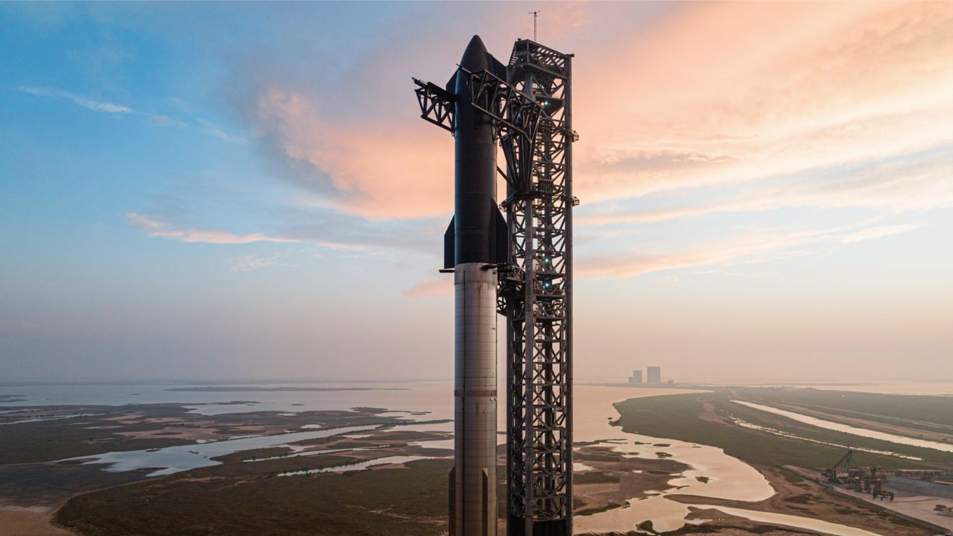 SpaceX czeka na&nbsp;decyzję FAA – start Starship 5 możliwy jeszcze w&nbsp;tym miesiącu