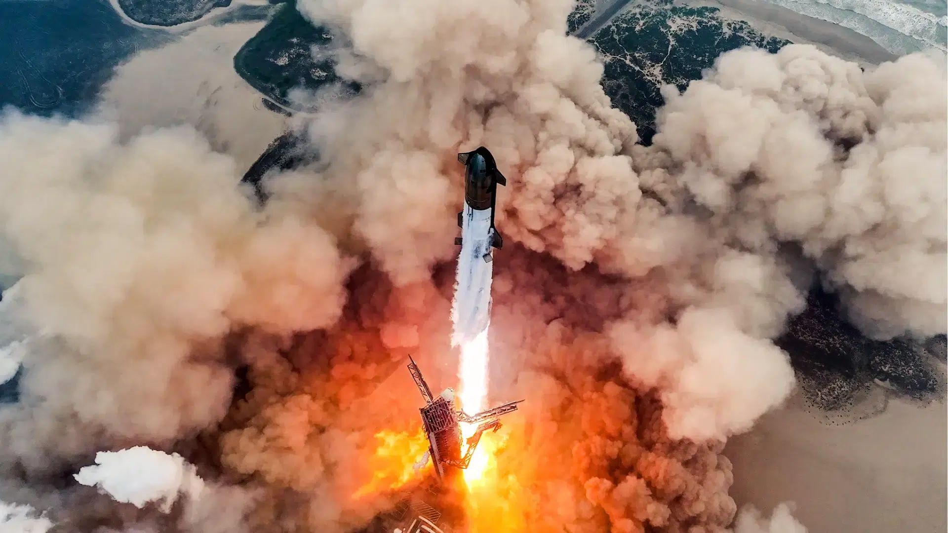 SpaceX kwestionuje zarzuty FAA o&nbsp;naruszenie przepisów lotniczych. Musk mówi o&nbsp;motywacji politycznej