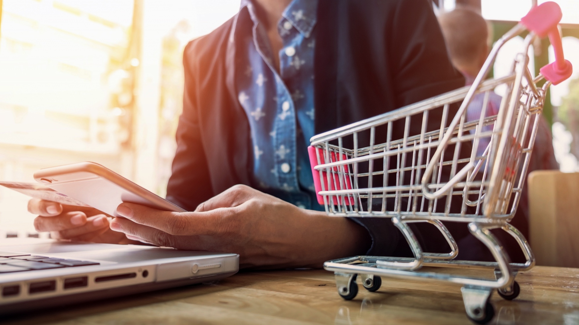 InPost przewiduje spowolnienie rynku e-commerce w&nbsp;Polsce