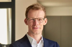 Aleksander Oyaert, Data4
