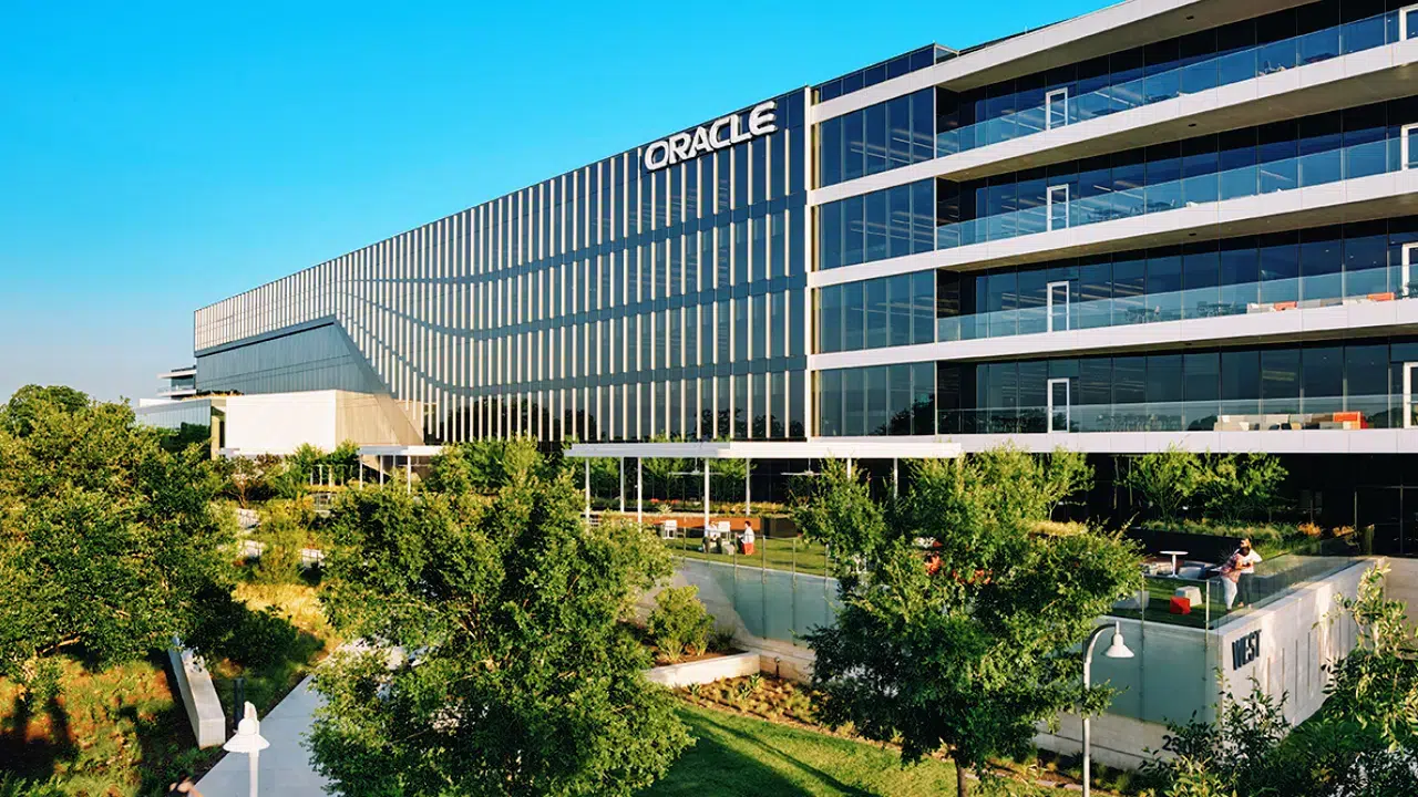 OpenAI i&nbsp;Oracle: umowa na&nbsp;300 mld dolarów wstrząsa rynkiem chmury