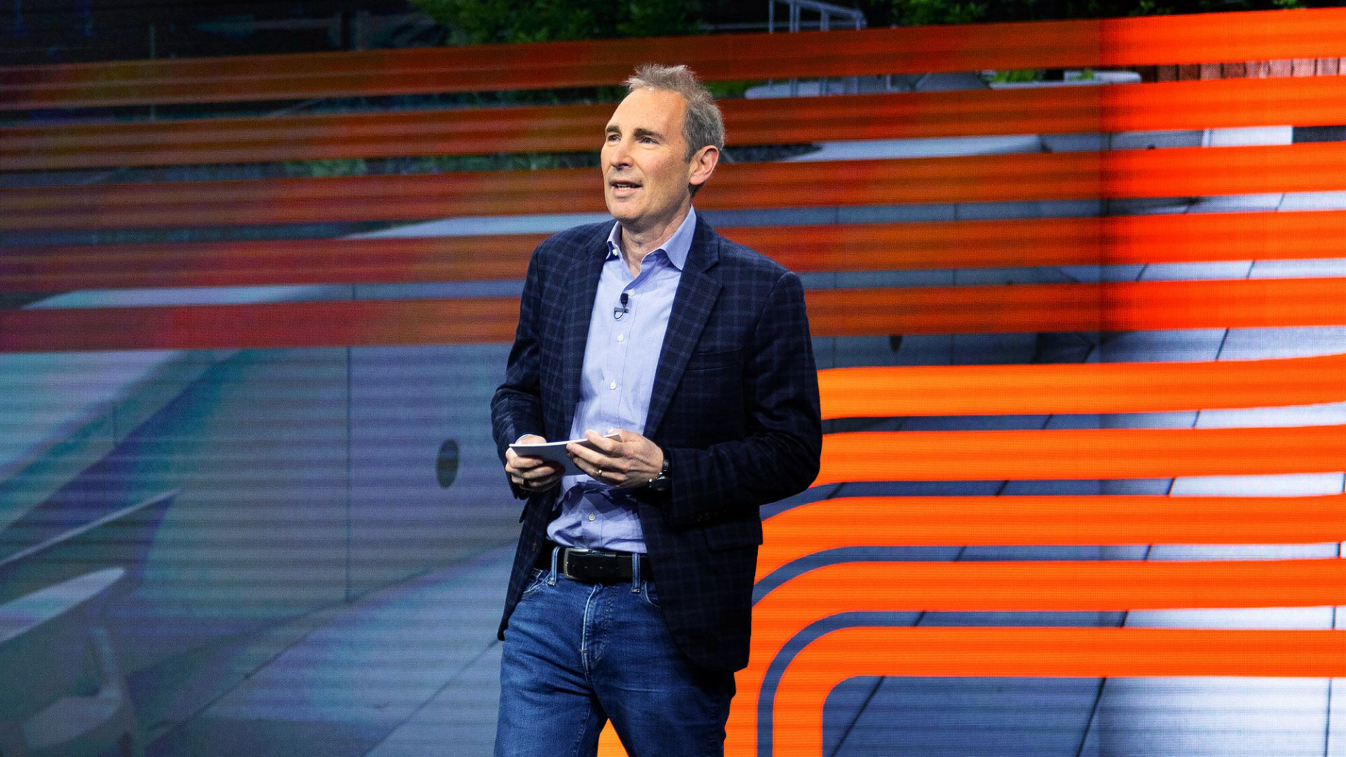 Amazon rzuca miliardami na&nbsp;AI. Król chmury rusza po&nbsp;złoto na&nbsp;własnym krzemie