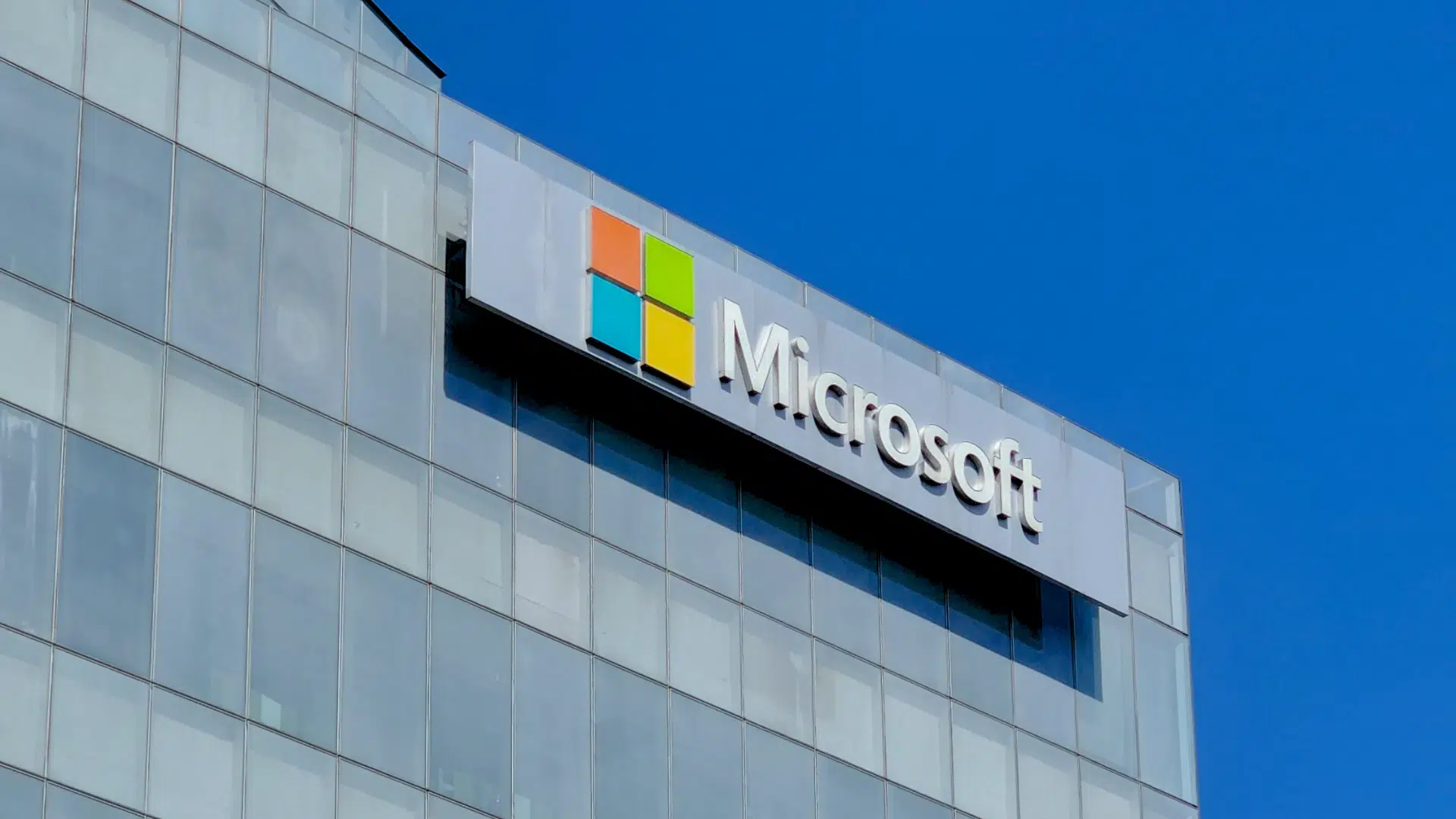 Mniej AI, więcej kontroli. Microsoft pozwala administratorom IT usunąć Copilota