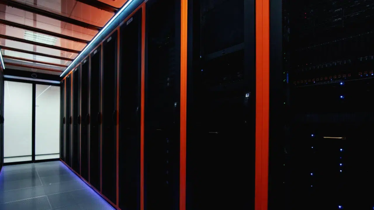 Efektywność energetyczna serwerowni: praktyki liderów – Atman, AMD, Lenovo