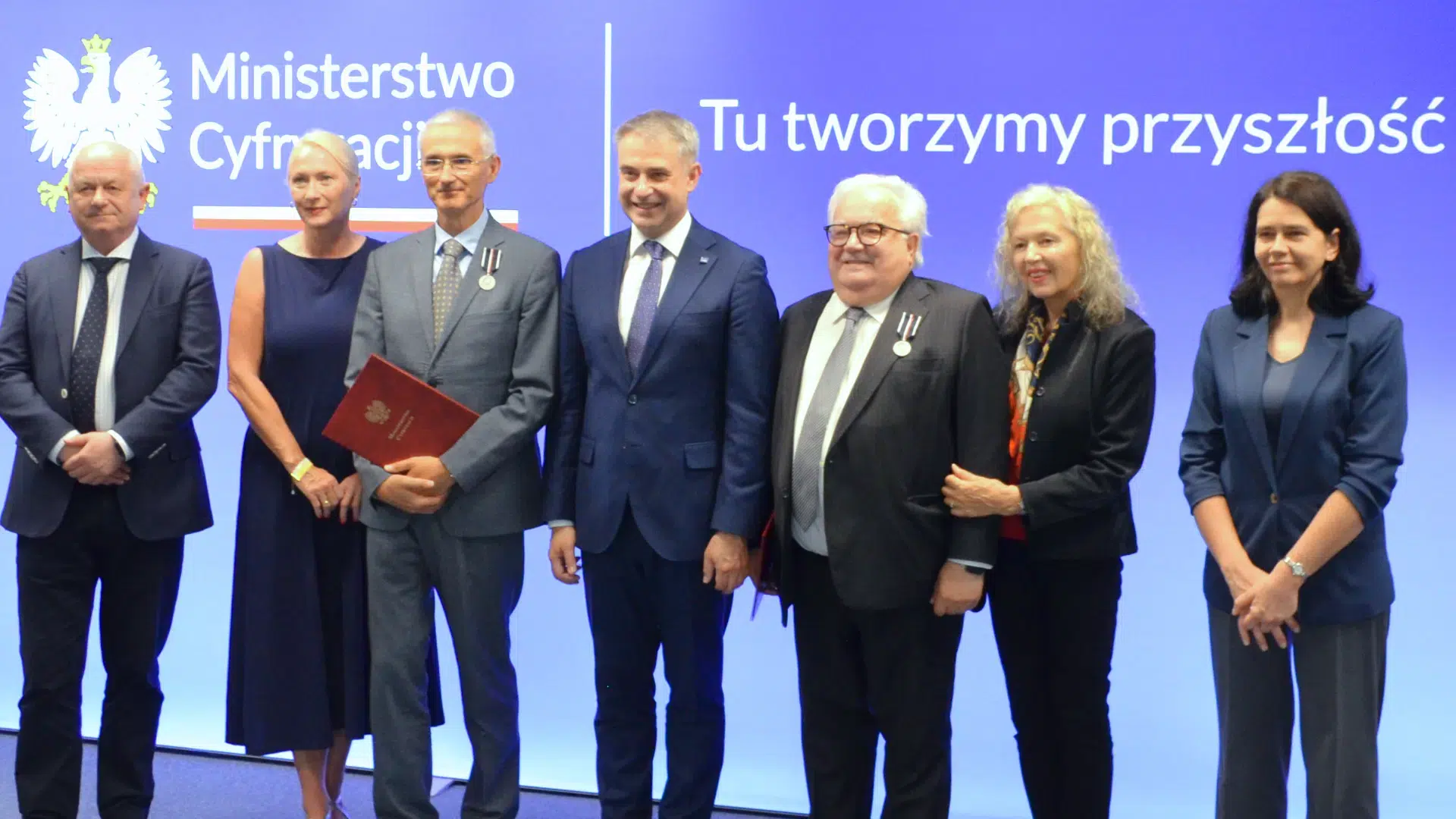 Systemy czasu i&nbsp;bezpieczeństwa IT z&nbsp;polskim wkładem – eksperci z&nbsp;odznaczeniami państwowymi od&nbsp;Ministra Cyfryzacji