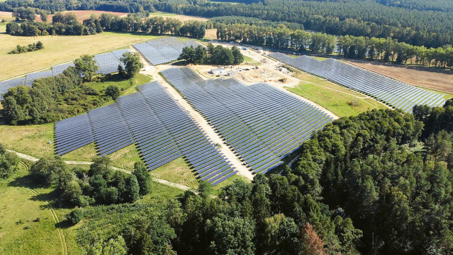 Apple inwestuje w&nbsp;OZE w&nbsp;Polsce – farmy słoneczne i&nbsp;wiatrowe do&nbsp;2030