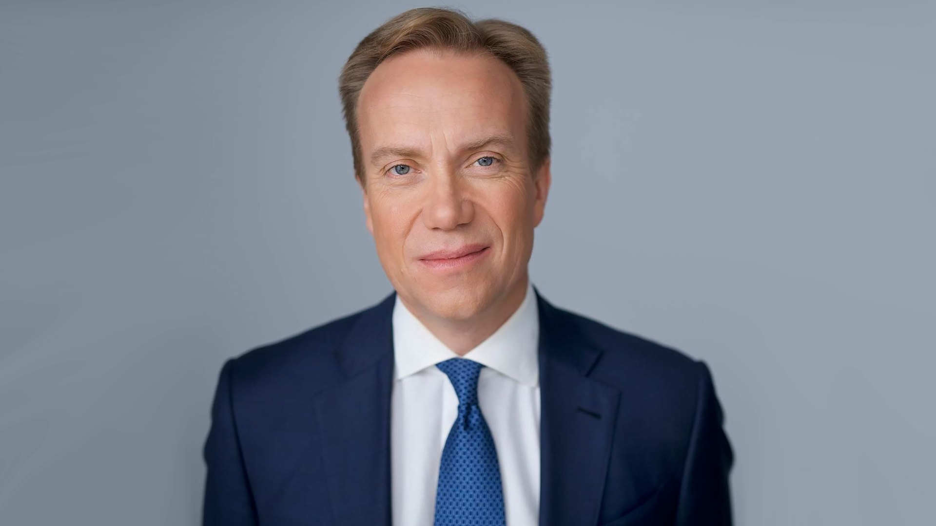 AI bubble? WEF chief warns, tech market is slowing down