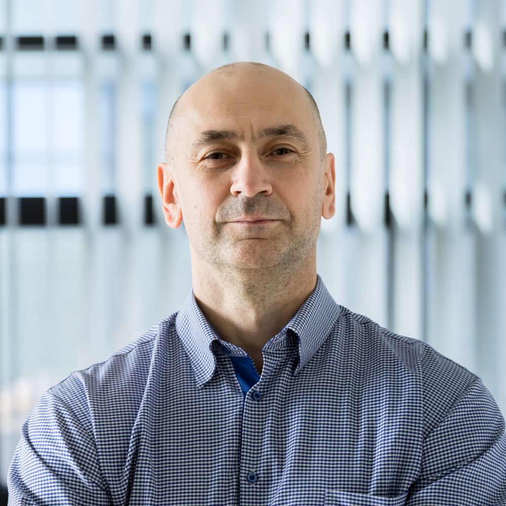 Szymon Trela, Sharp